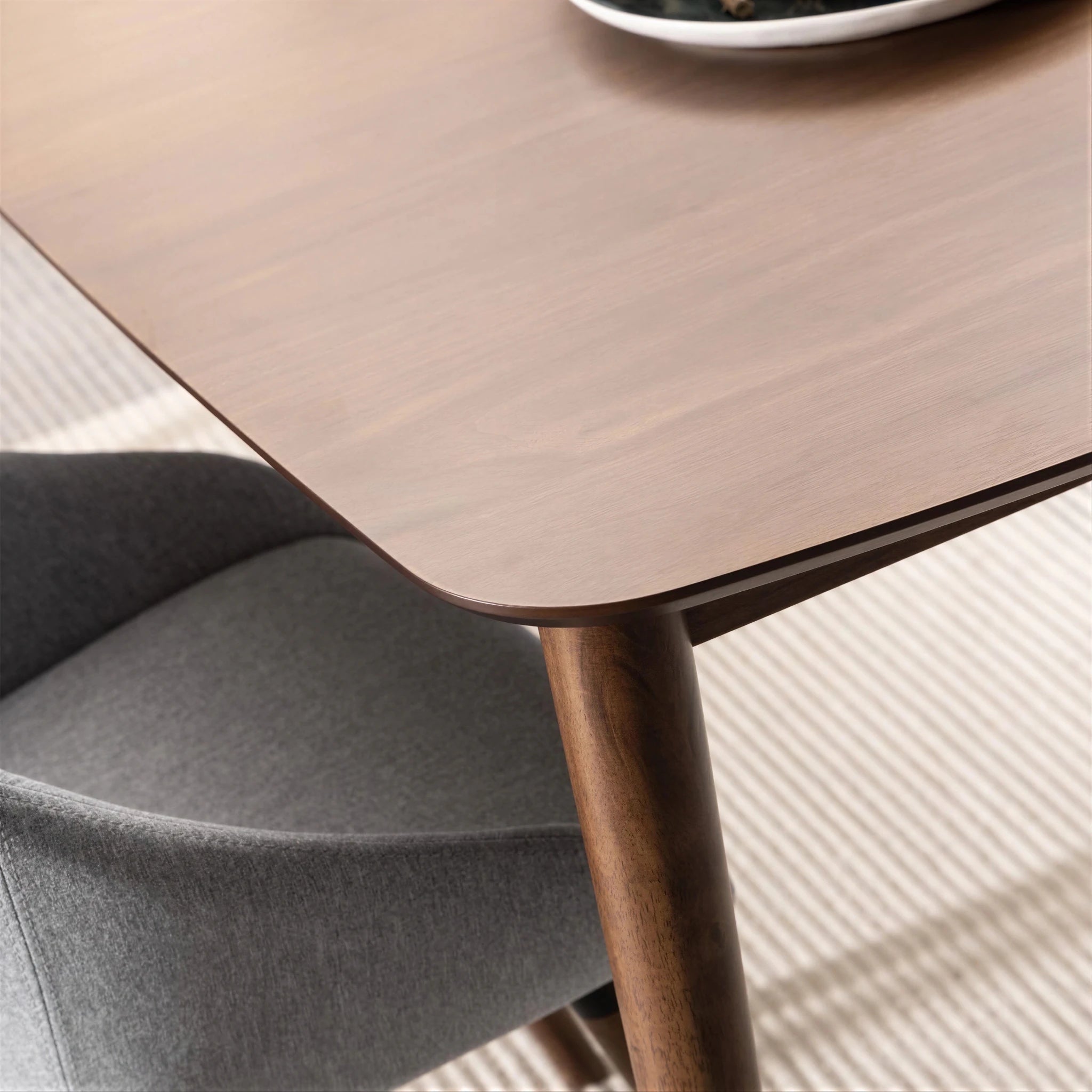 Arteta Dining Table - T'A PROMIS LIMITED