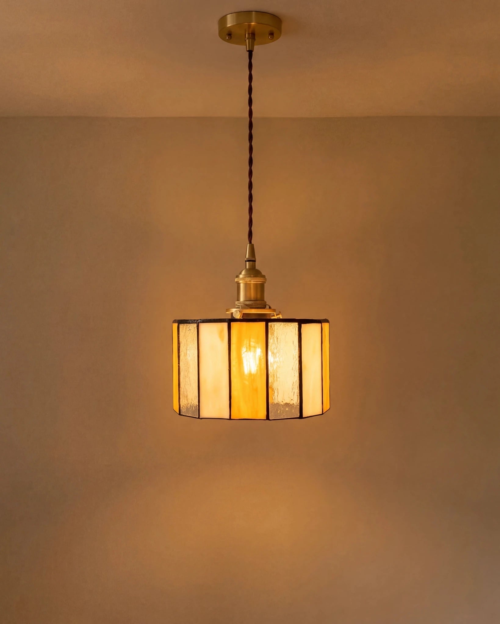 Saravillo Pendant Light - T'A PROMIS LIMITED